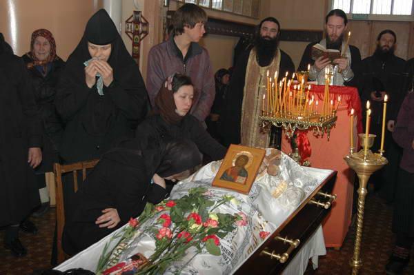 Церковные услуги: отпевание в храме